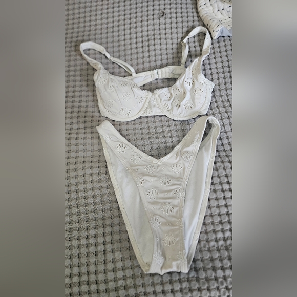 WILD FABLE Eyelet Underwire Bikini Top And Extra High Leg Eyelet Low-Rise.Size S - Picture 8 of 16